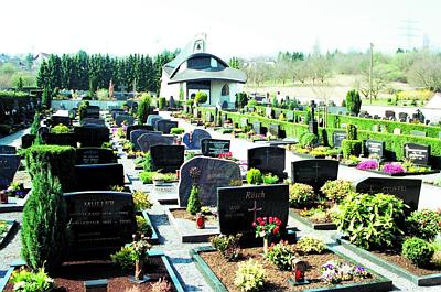 Friedhof kann Ort der Trauer und Kommunikation sein