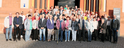 100 Seniorinnen und Senioren starteten bei schönem Herbstwetter zur „30. Jubiläumsfahrt ins Blaue“